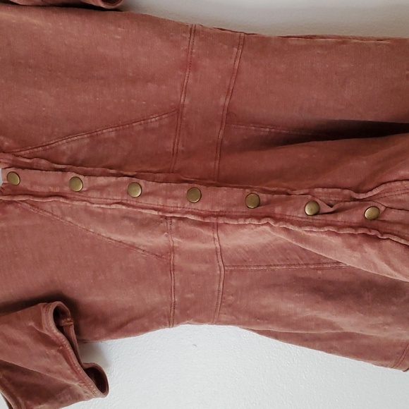 3/$25 FREE PEOPLE Cold shoulder peplum shirt SZ SM - Picture 8 of 9